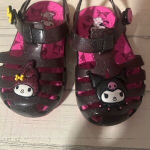 Crocs X Hello Kitty & friends